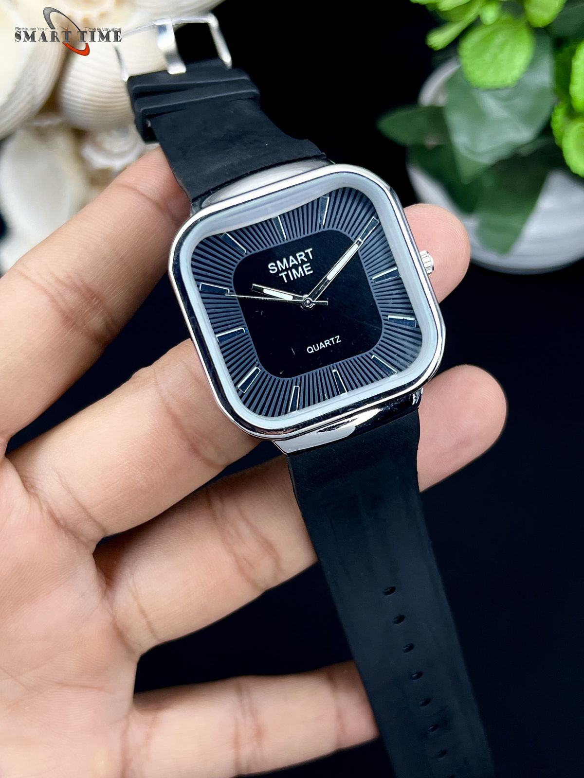 Simple Design Analoge Watch