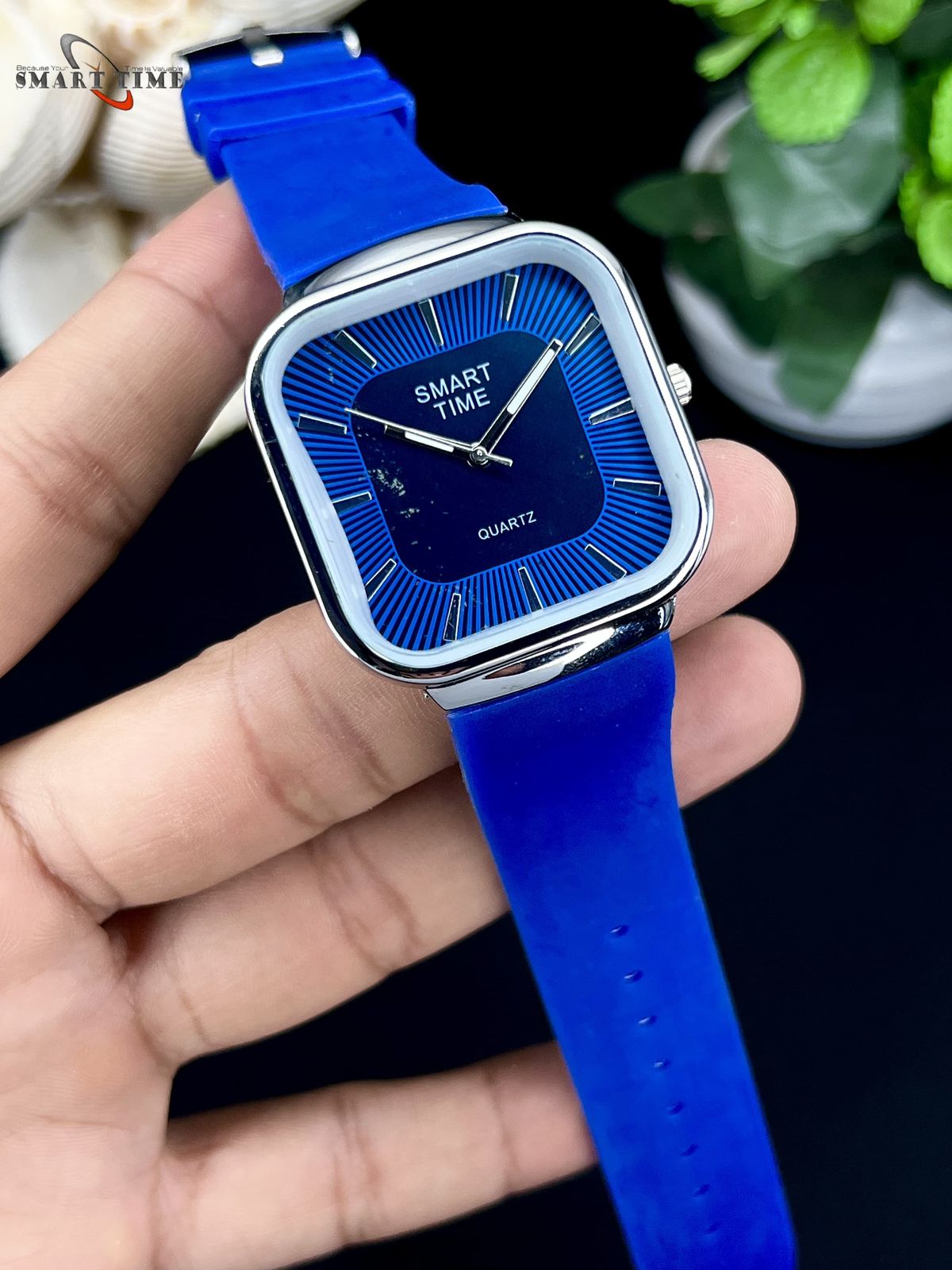 Simple Design Analoge Watch