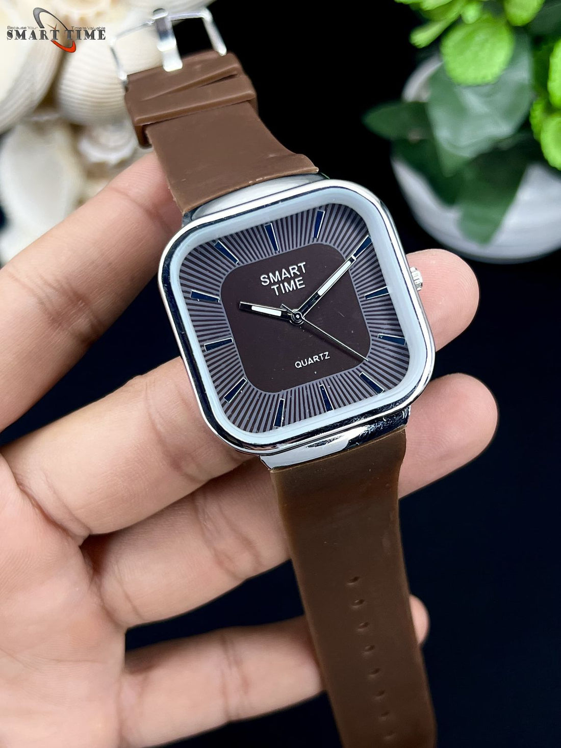 Simple Design Analoge Watch