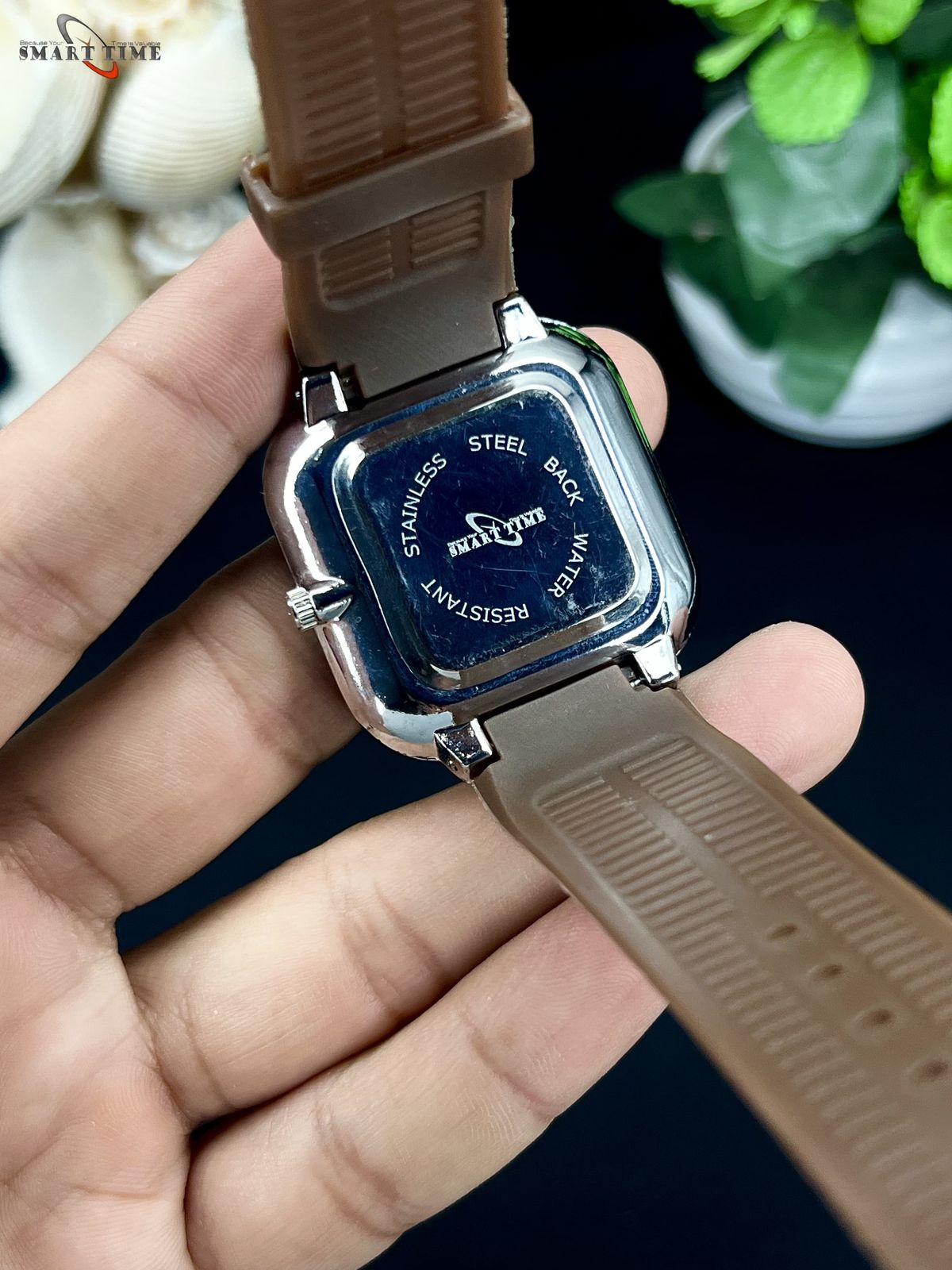 Simple Design Analoge Watch