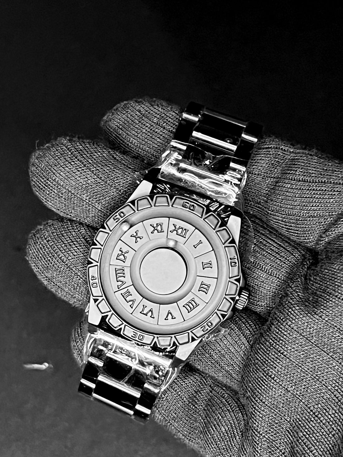 EUTOUR Men's Magnetic Watch No glass