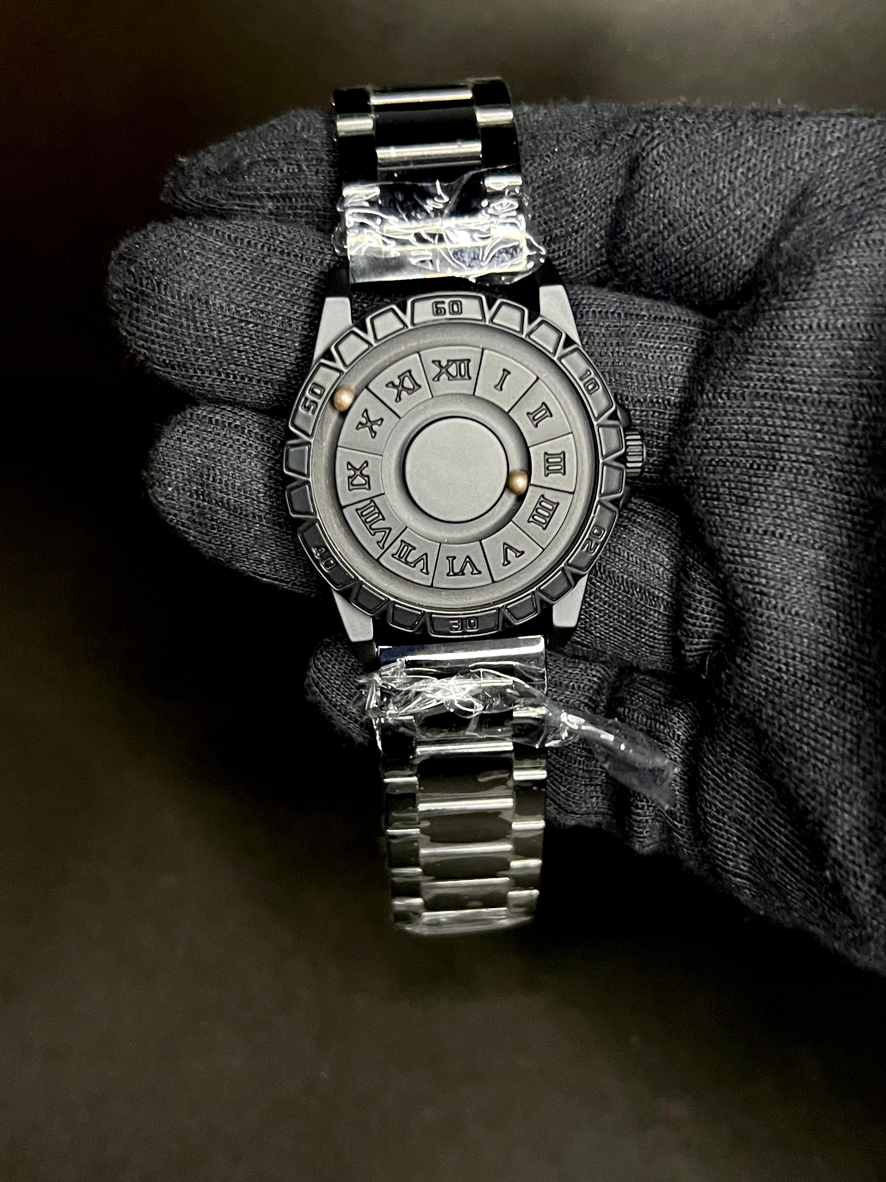 EUTOUR Men's Magnetic Watch No glass